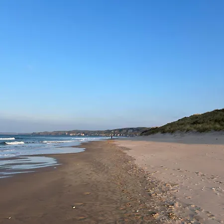 Two Bedroom, Sleeps 6 Centre Of Portrush Main Street Coastal Links Apartment 11 Extérieur photo
