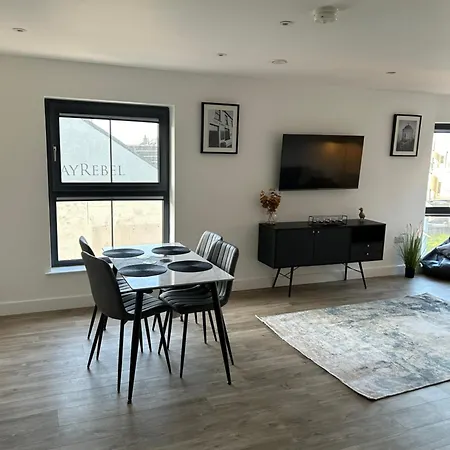 Two Bedroom, Sleeps 6 Centre Of Portrush Main Street Coastal Links Apartment 11 Extérieur photo