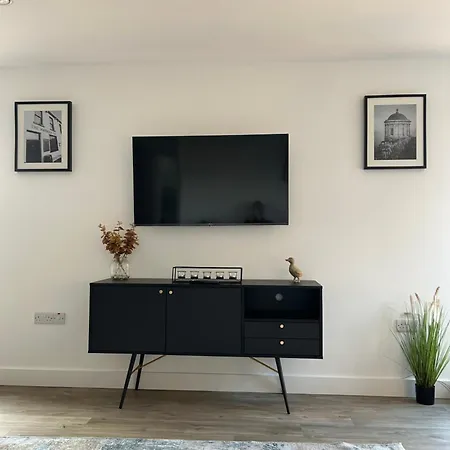 Two Bedroom, Sleeps 6 Centre Of Portrush Main Street Coastal Links Apartment 11 Extérieur photo