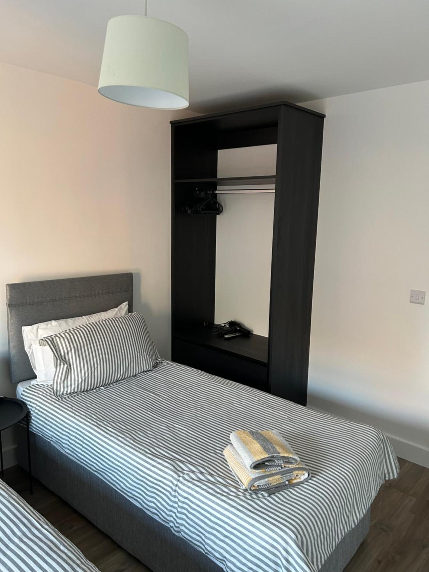 Two Bedroom, Sleeps 6 Centre Of Main Street Coastal Links 11 Apartment