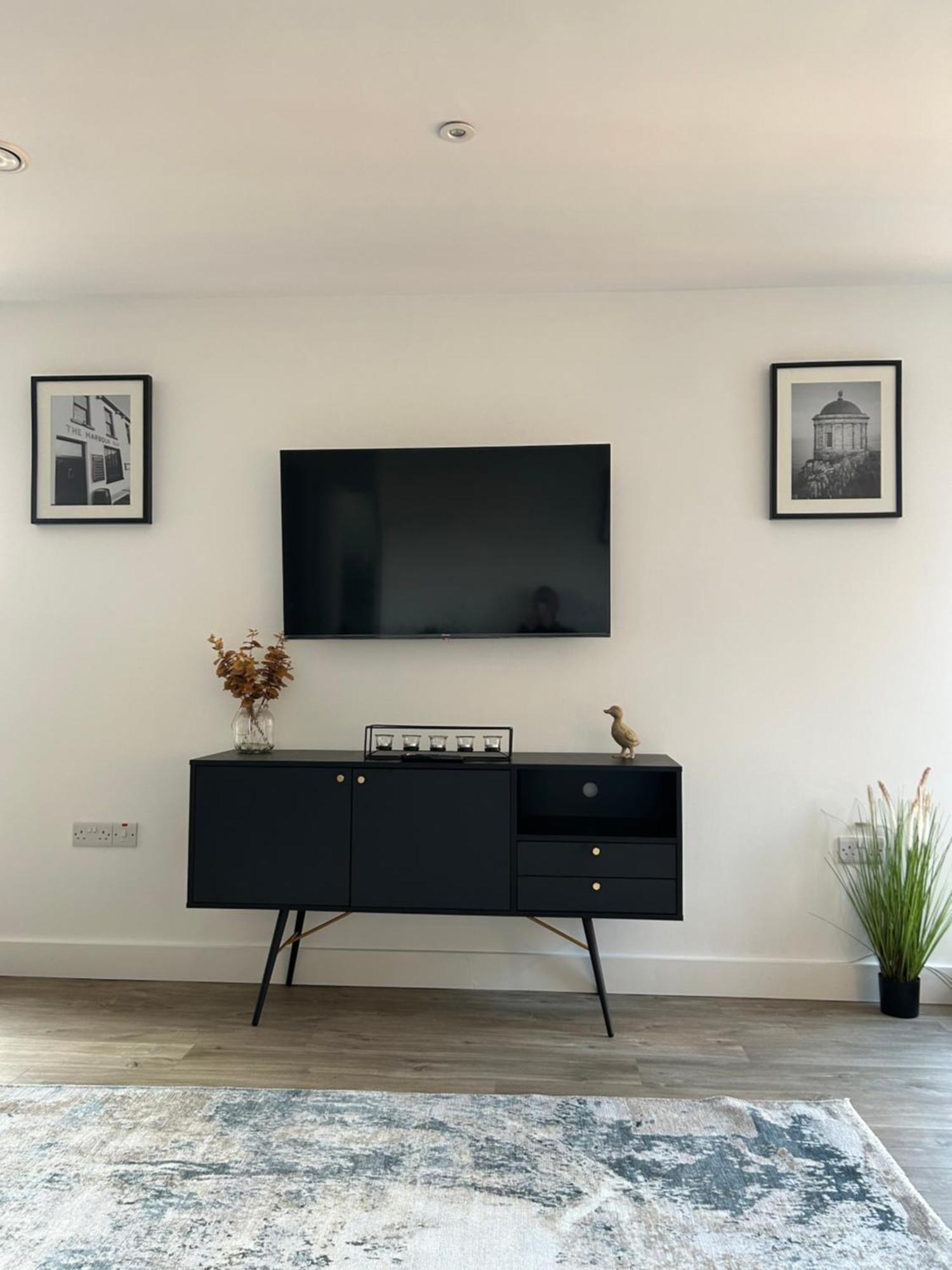 Two Bedroom, Sleeps 6 Centre Of Main Street Coastal Links 11 *